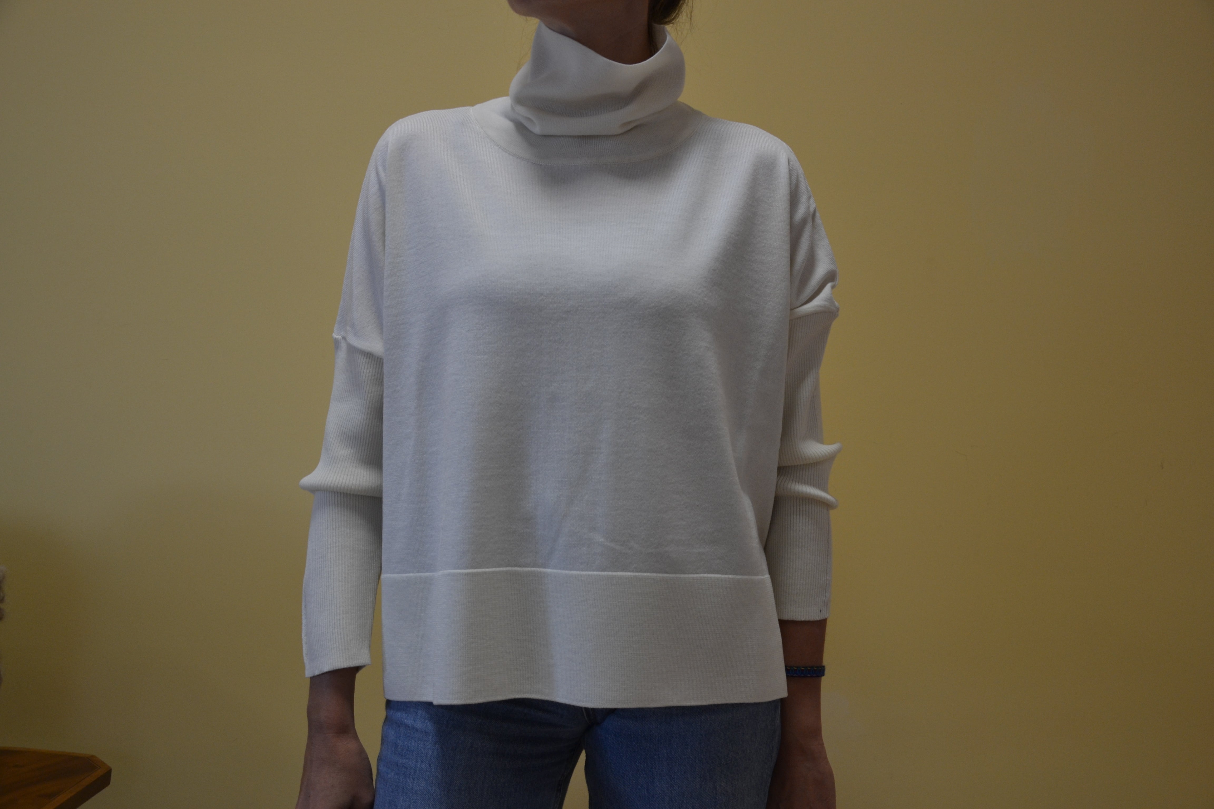 Maglia dolcevita 100% lana merinos