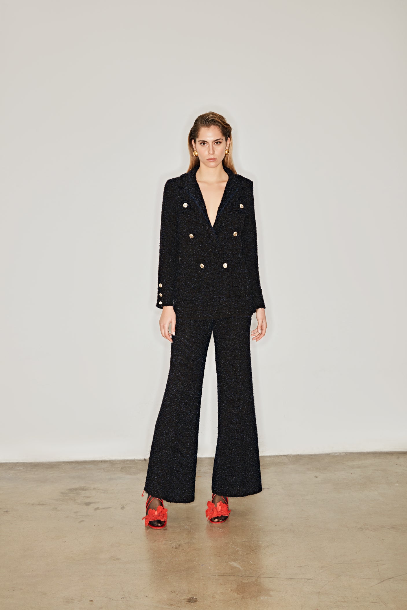 Blazer with lapels and buttoned cuffs